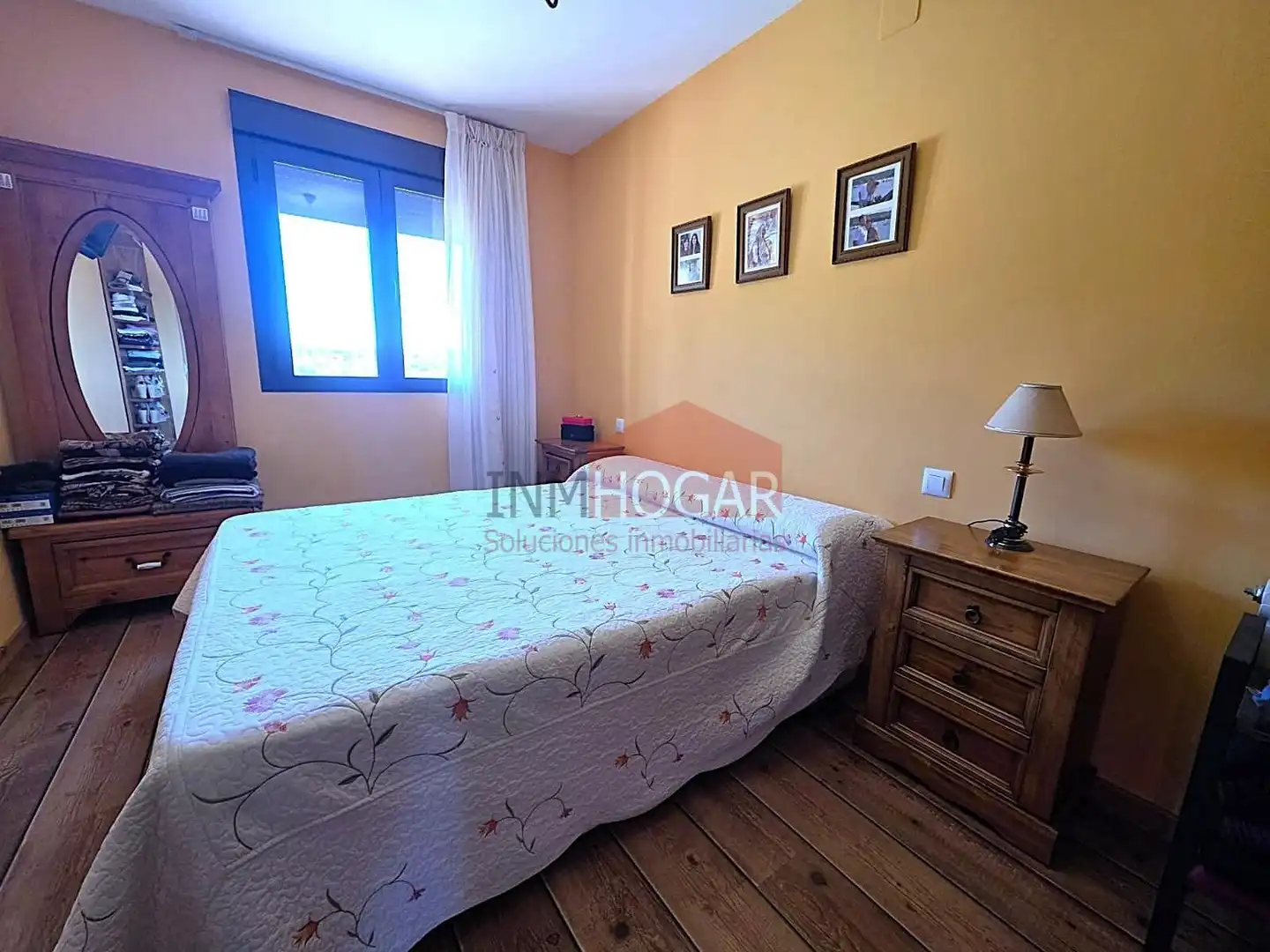 Dormitori de Casa adosada en venda en Navalmoral amb Aire condicionat, Calefacció i Moblat