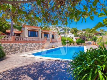 Chalet con piscina en venta en La Fustera
