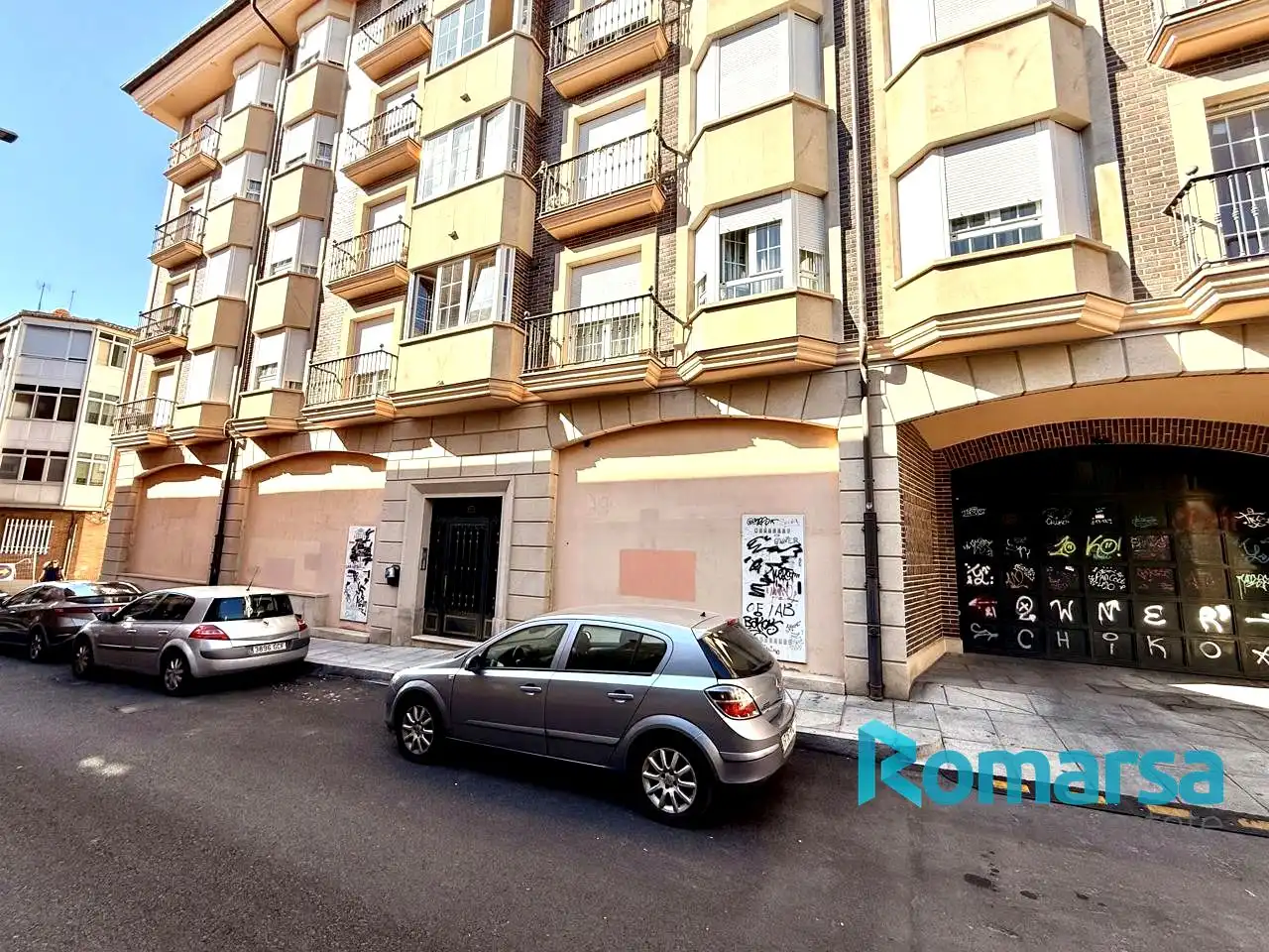 Local comercial en venta en Calle Capitán Peñas