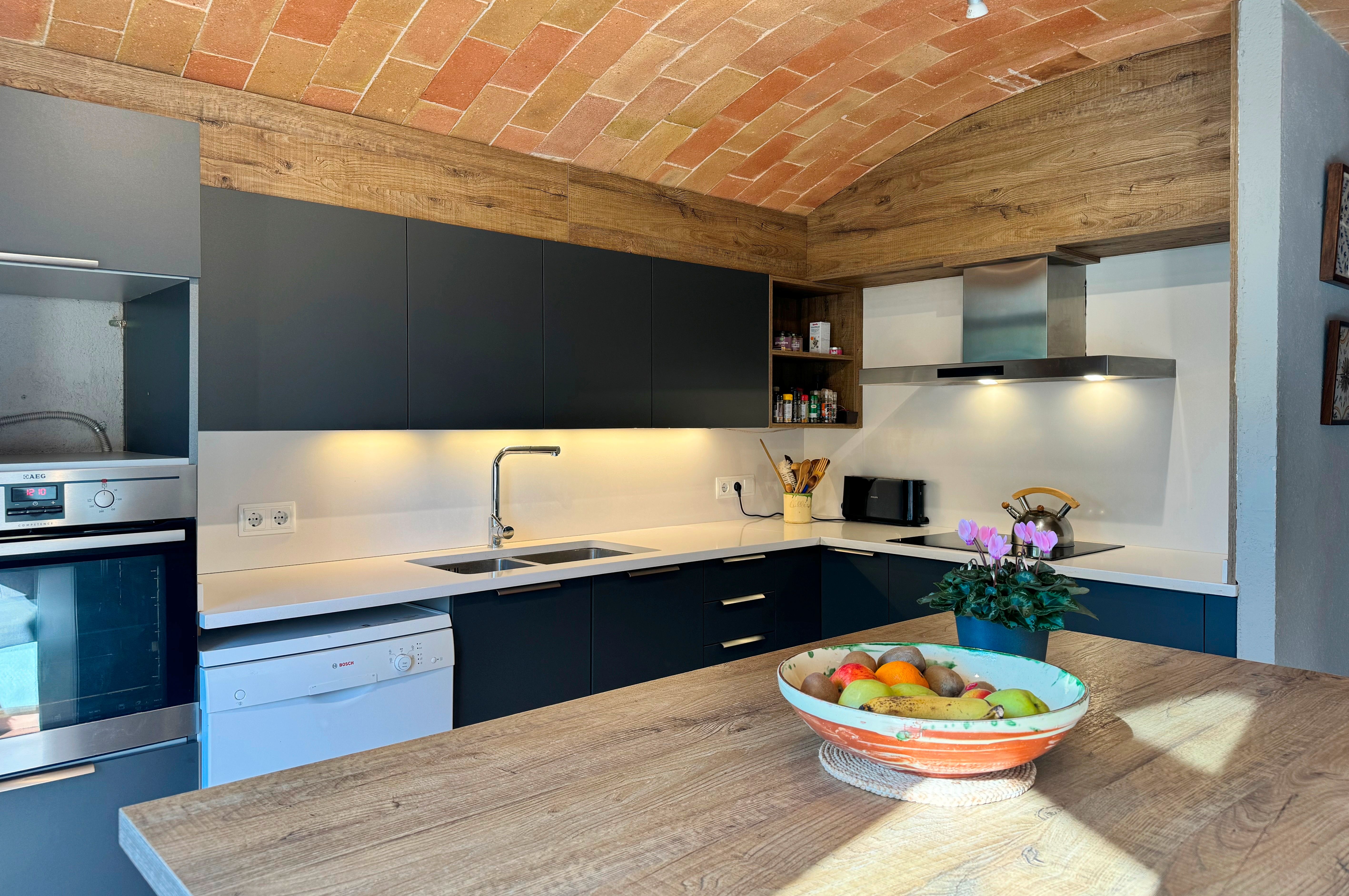 Kitchen of House or chalet for sale in Girona Capital  with Heating, Private garden and Parquet flooring