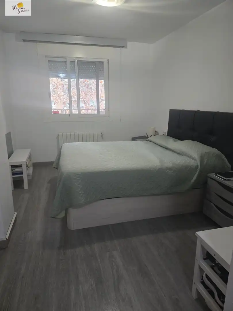 Dormitori de Apartament en venda en Paterna amb Aire condicionat, Traster i Moblat