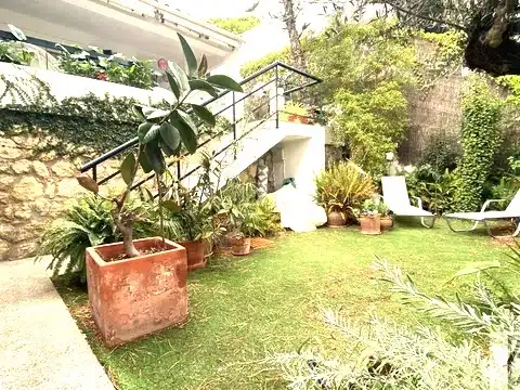 Detached homes for sale in El Manantial