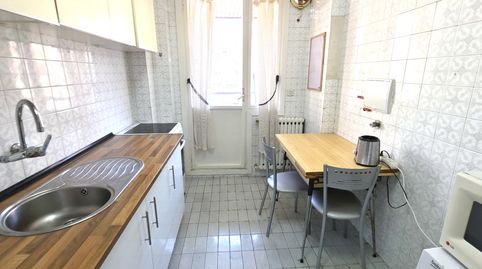Foto 3 de Piso en venta en Blas de Otero Kalea, San Pedro de Deusto - La Ribera, Bilbao