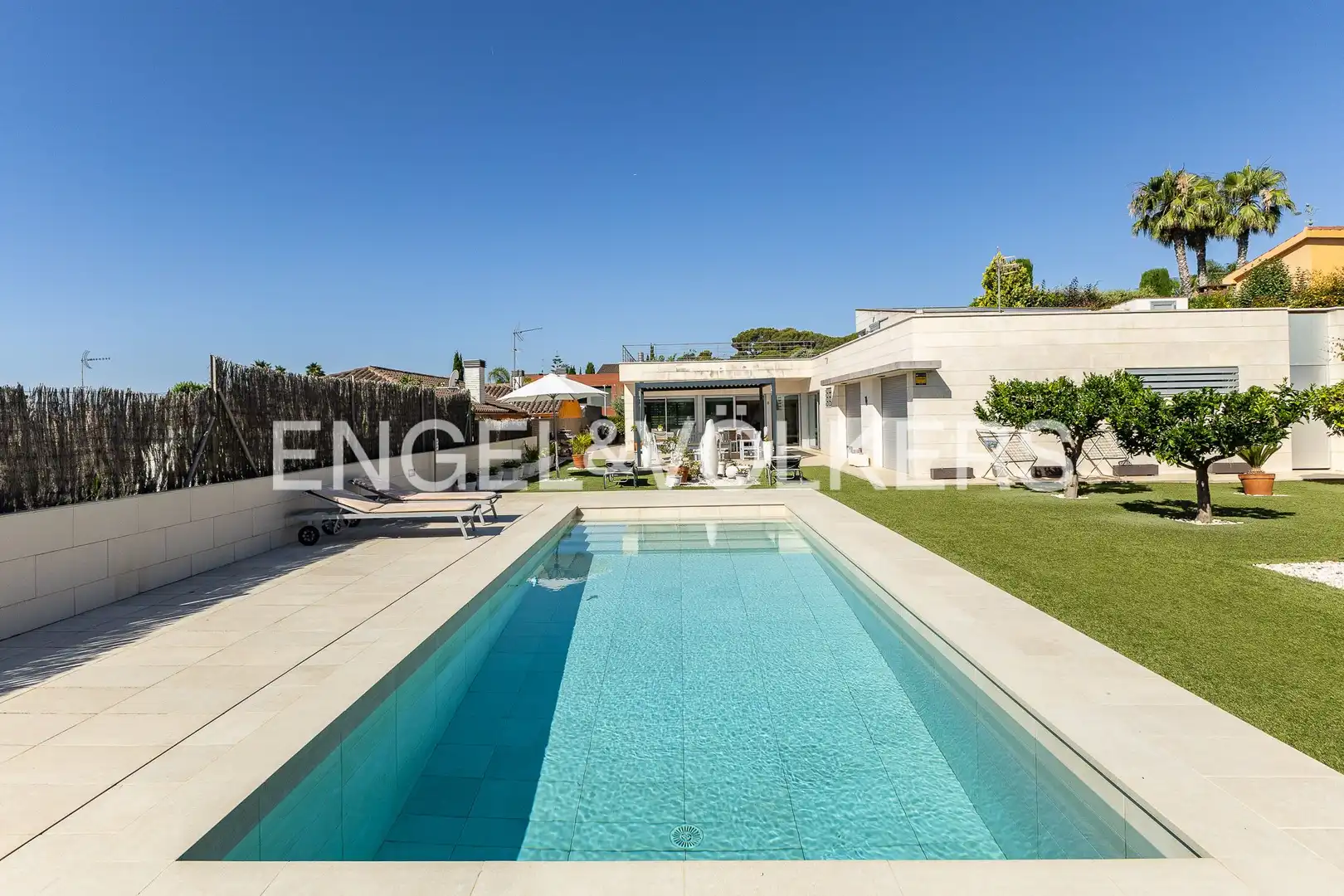 Swimming pool of Houses for rent in Cabrera de Mar  with Air Conditioner, Heating and Parquet flooring