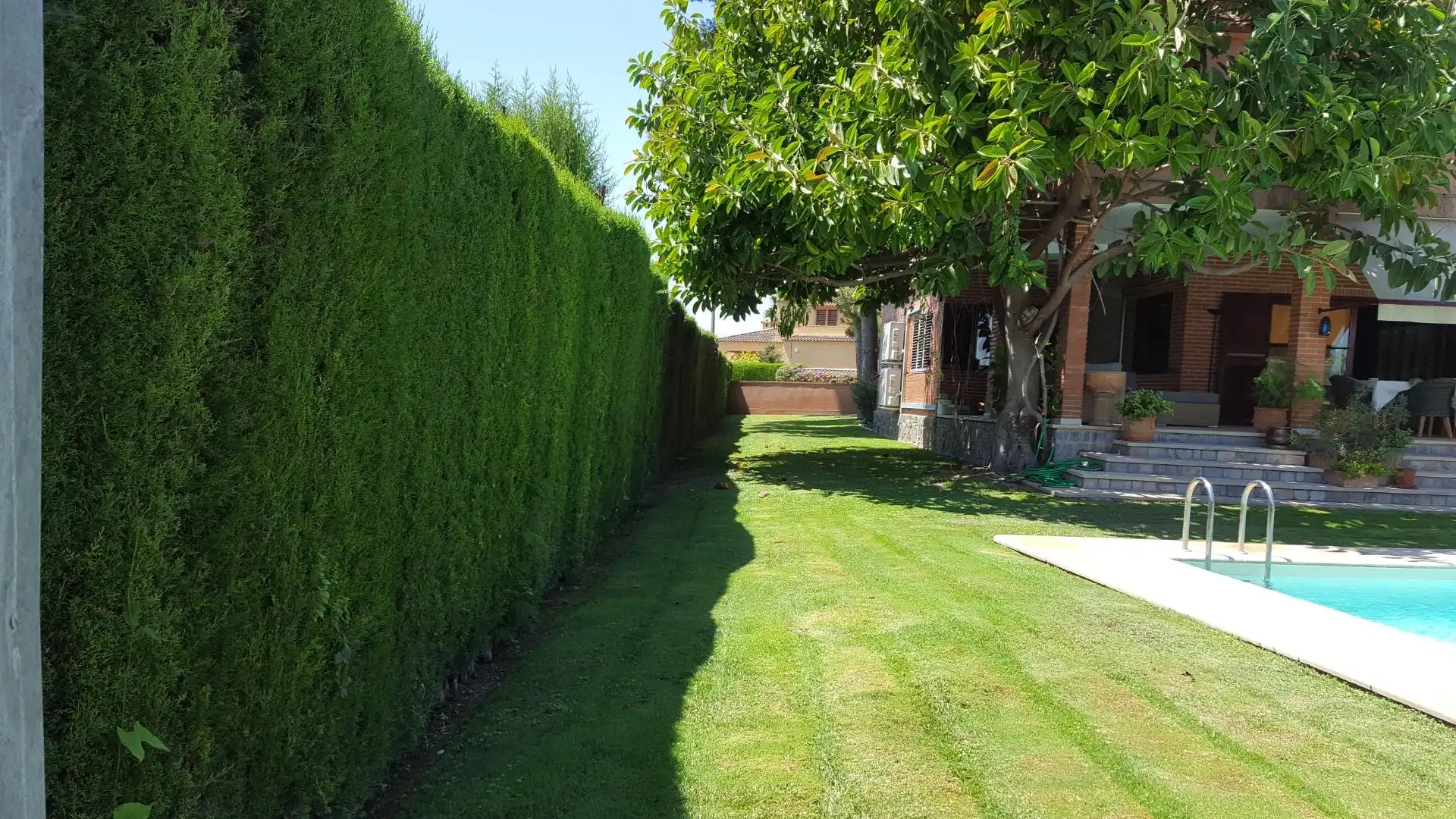 Jardí de Casa o xalet en venda en La Pobla de Vallbona amb Aire condicionat, Calefacció i Piscina