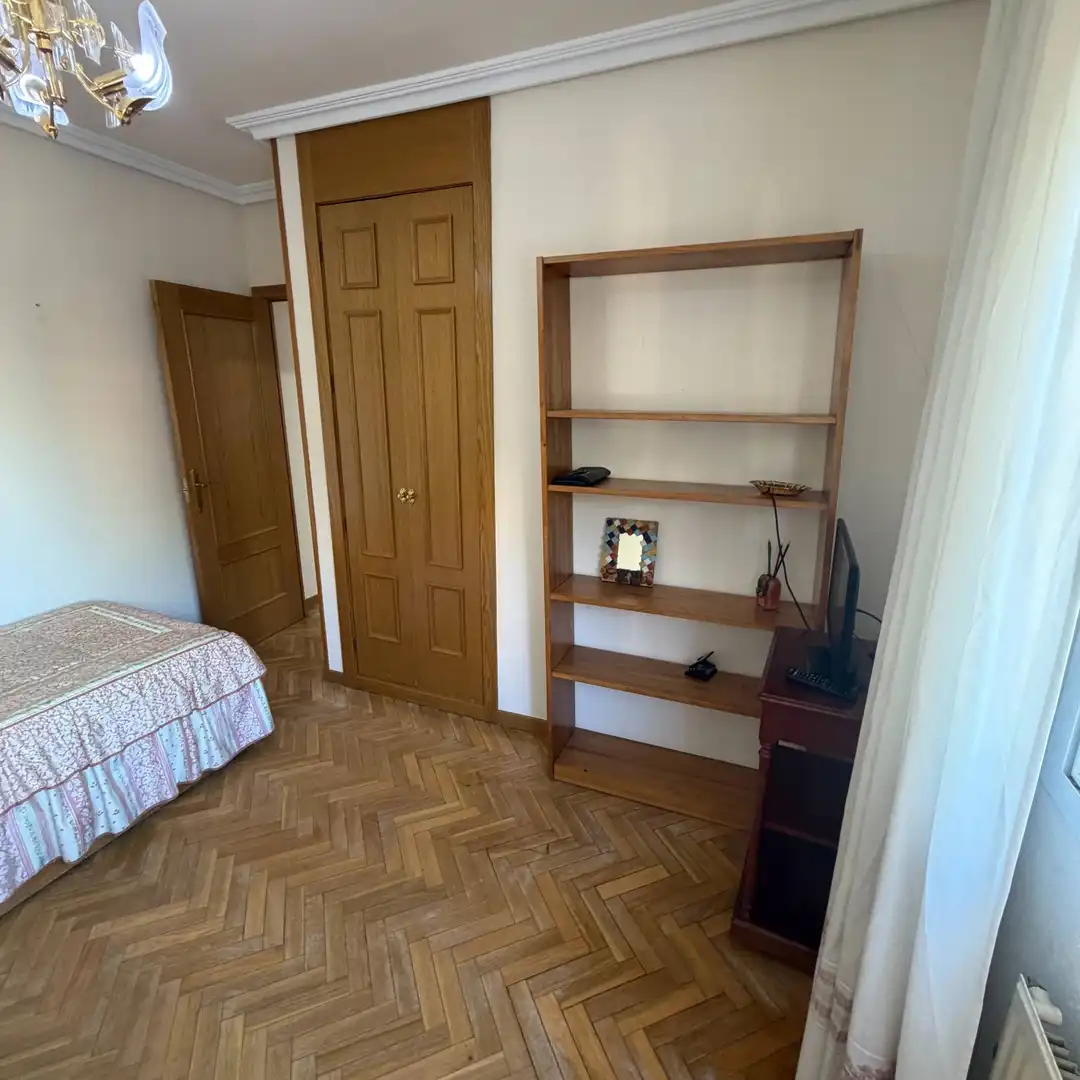 Habitación de Piso en venta en Madrid con Piscina comunitaria