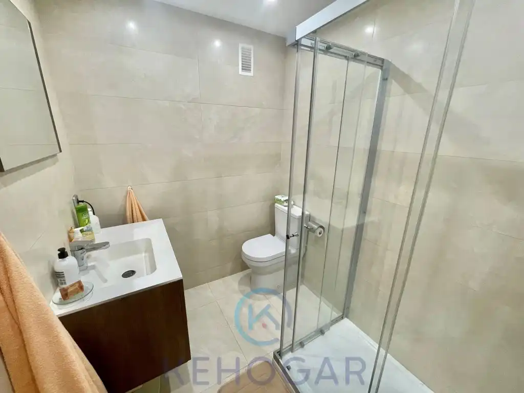 Bathroom of Flat for sale in Dos Hermanas