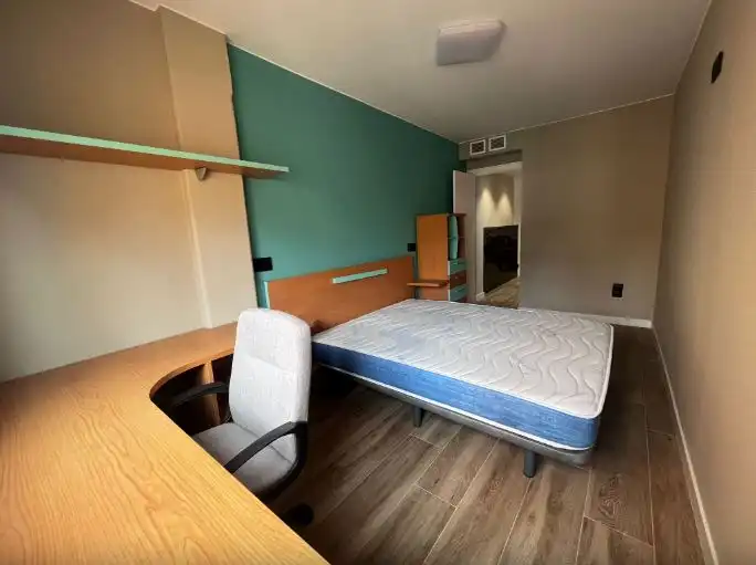Bedroom of Flat for rent in Zaragoza  with Heating, Parquet flooring and Furnished