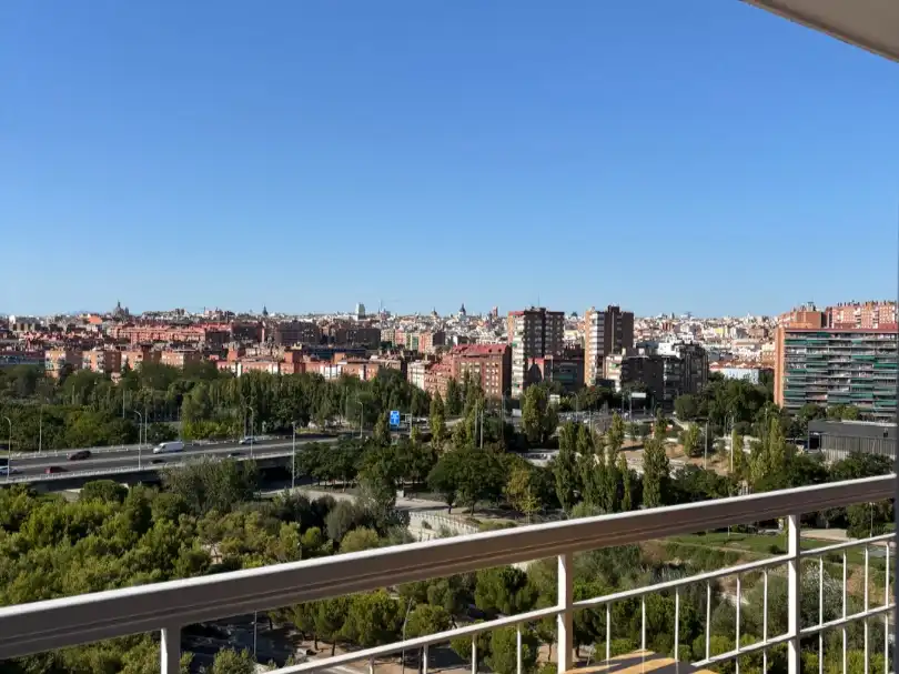 Außenansicht von Wohnung zur untervermieten in Madrid mit Klimaanlage, Heizung und Parkett