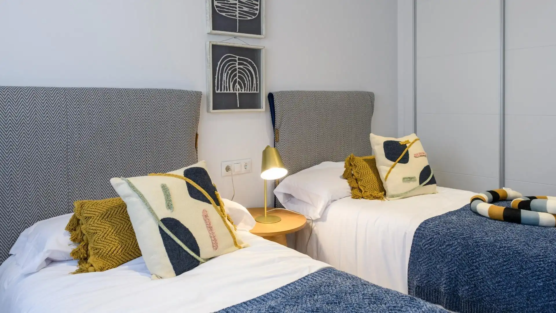 Habitación de Apartamento en venta en Orihuela con Terraza y Piscina comunitaria