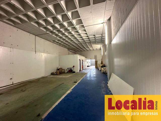 Nave industrial en Venta en La Santa Cruz en Maoño -  Azoños
