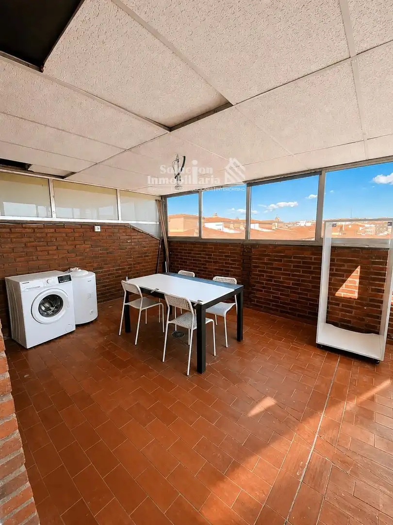 Terraza de Ático de alquiler en Salamanca con Calefacción, Terraza y Amueblado