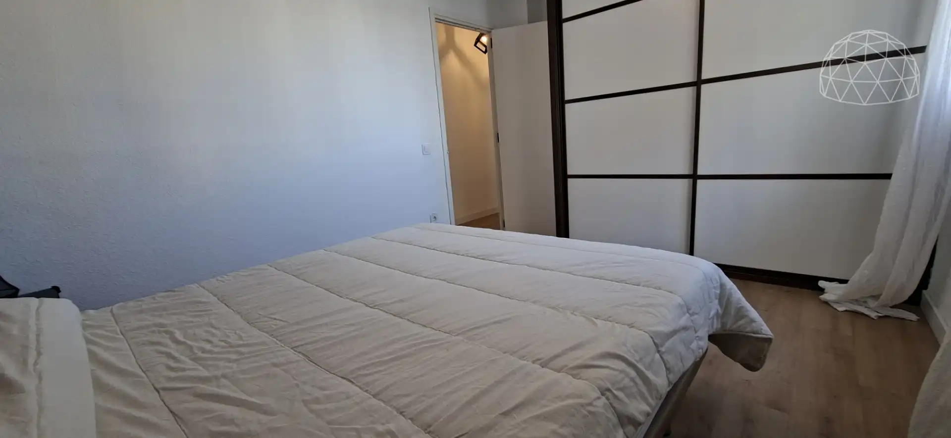 Bedroom of Flat for sale in Sevilla  with Air Conditioner, Private garden and Furnished