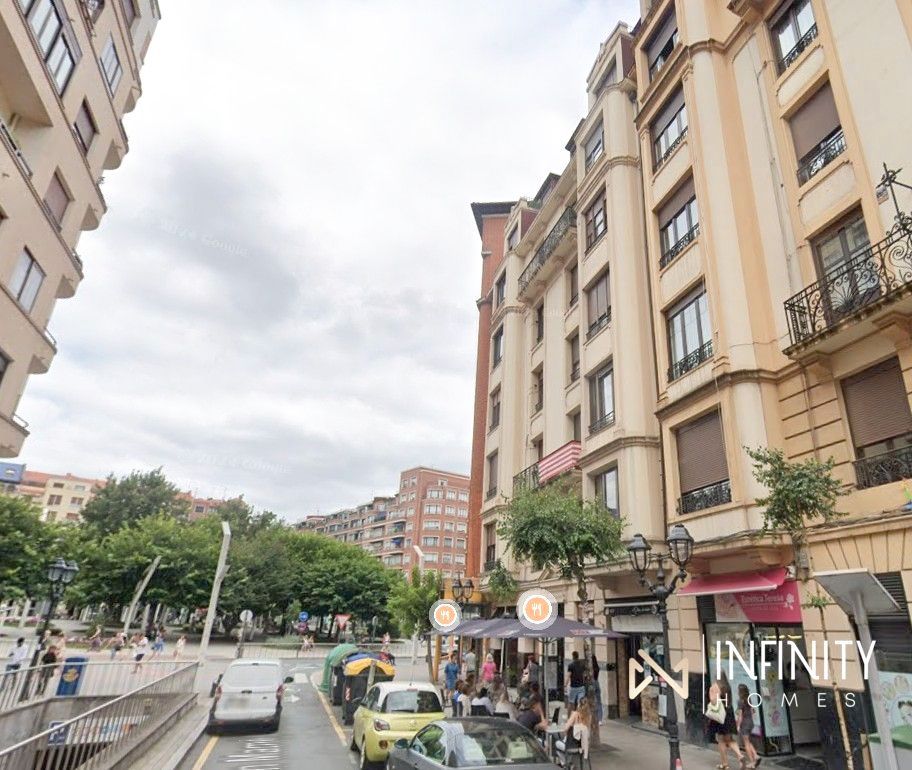 Vista exterior de Àtic de lloguer en Bilbao  amb Calefacció, Jardí privat i Terrassa