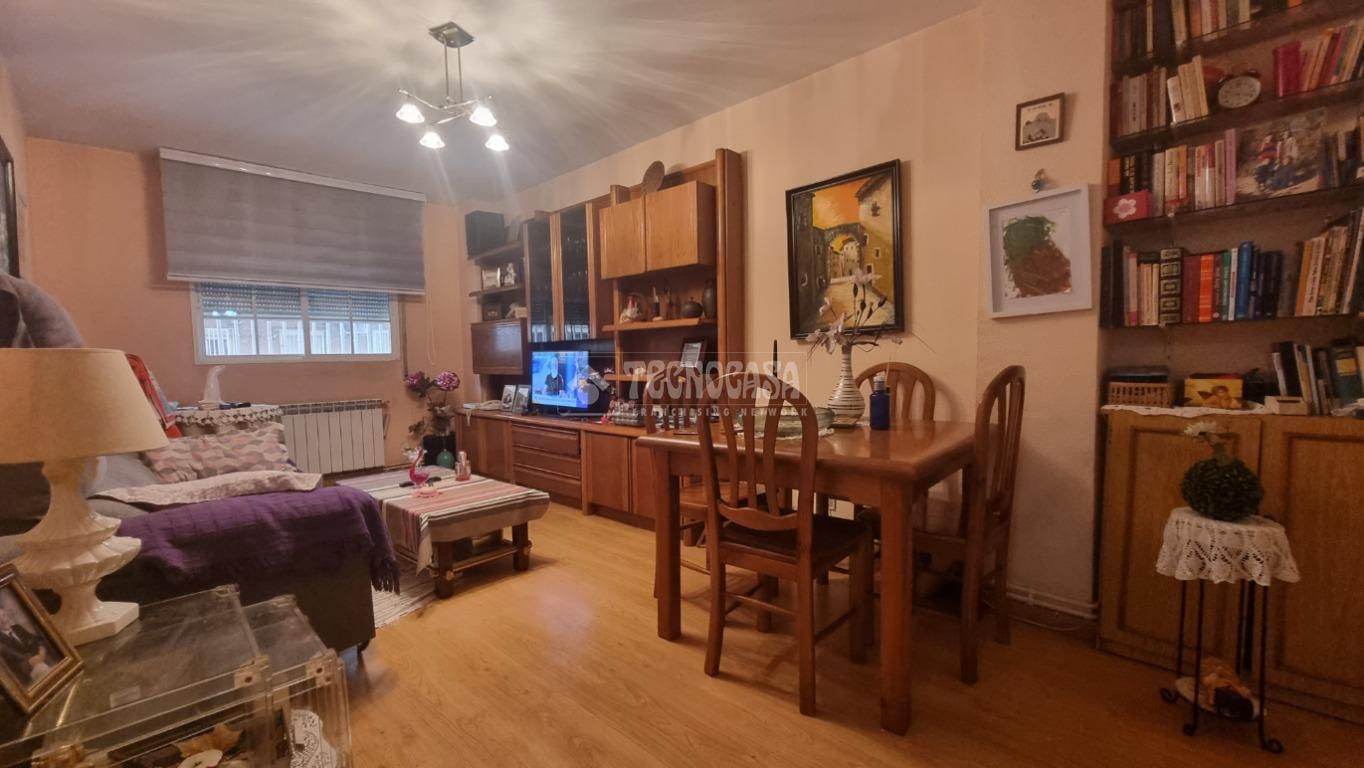 Sala d'estar de Pis en venda en  Madrid Capital amb Calefacció