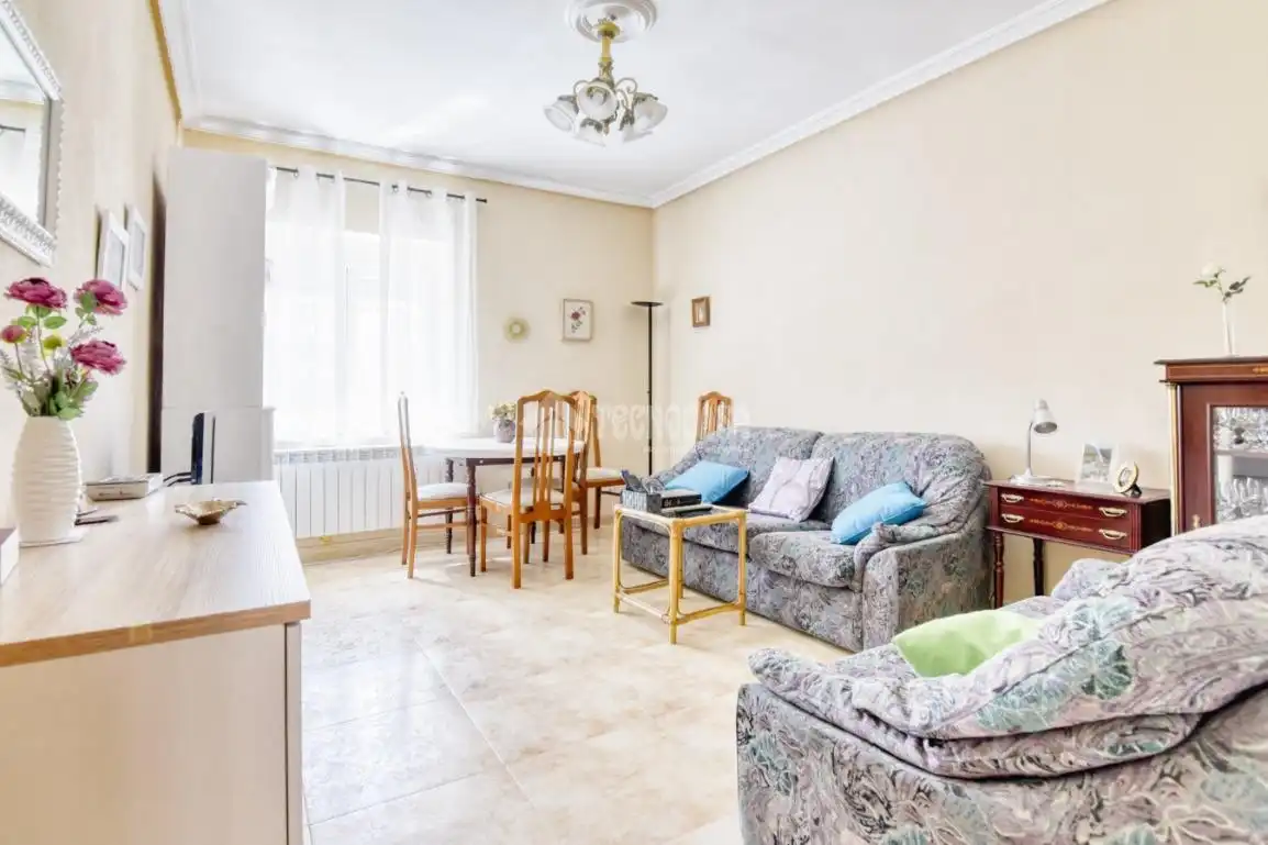 Sala de estar de Piso en venta en Salamanca con Calefacción