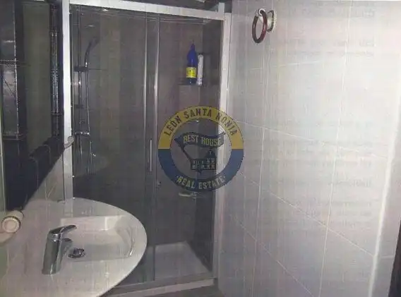 Bathroom of Houses for sale in León Capital   with Heating, Private garden and Terrace
