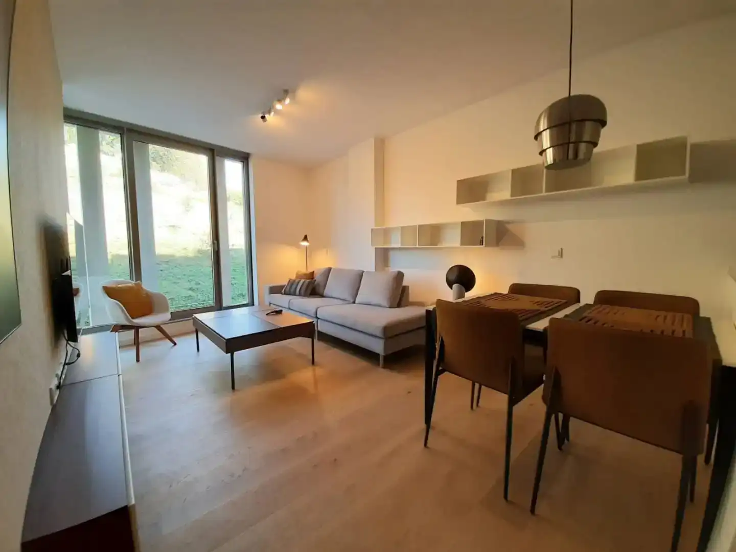 Living room of Flat for rent in  Madrid Capital  with Air Conditioner, Swimming Pool and Balcony