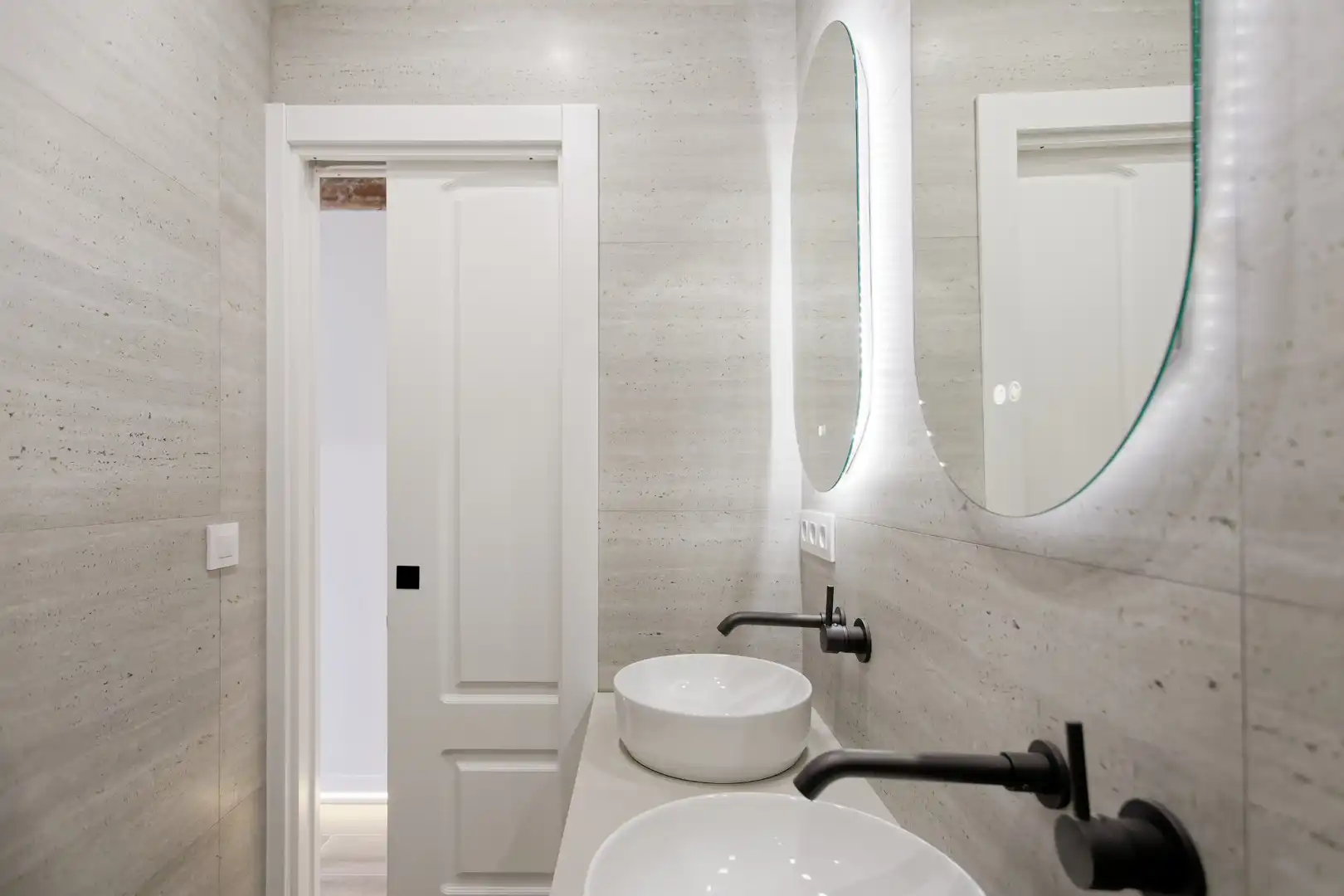 Bathroom of Flat for sale in Barcelona  with Air Conditioner, Heating and Oven