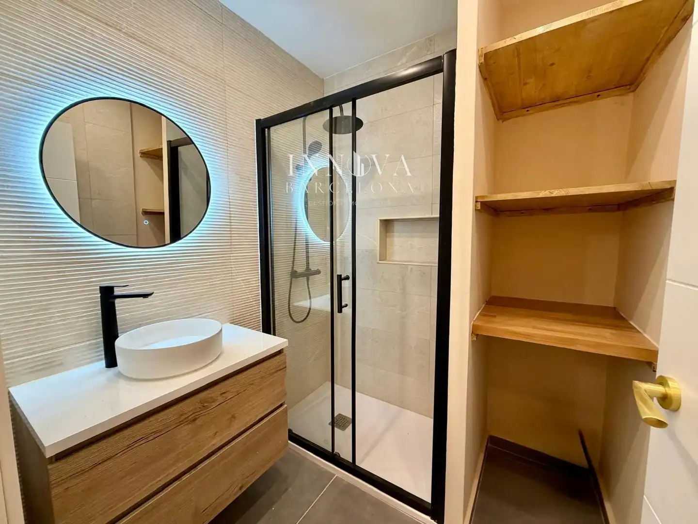 Baño de Piso en venta en Barcelona con Aire acondicionado