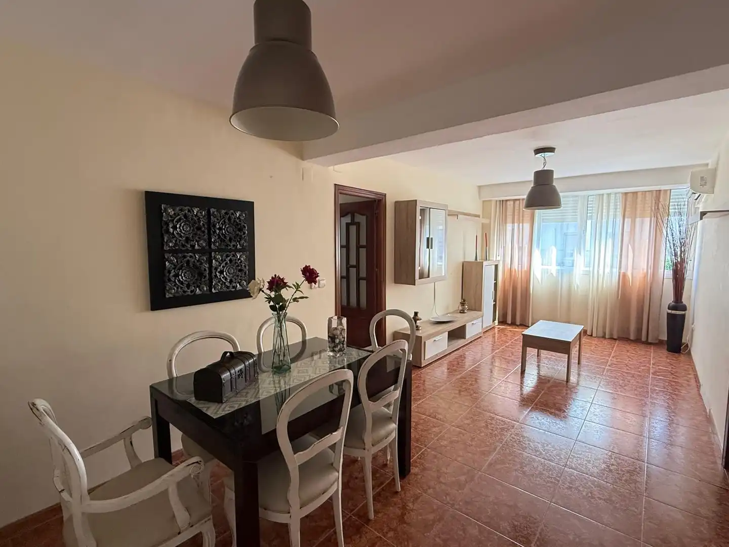 Comedor de Piso en venta en Dos Hermanas con Aire acondicionado, Calefacción y Amueblado