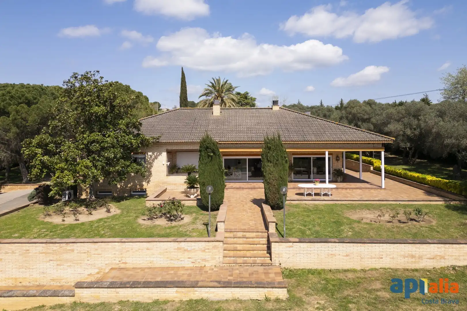 Vista exterior de Finca rústica en venta en Cornellà del Terri con Aire acondicionado, Calefacción y Terraza