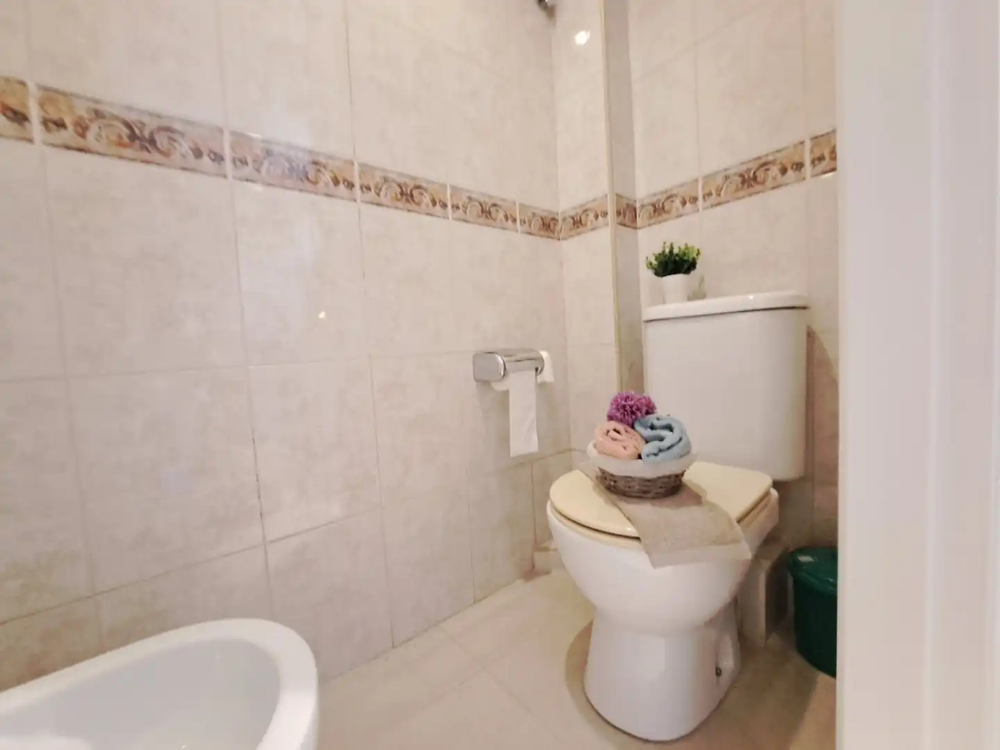 Badezimmer von Einfamilien-Reihenhaus zum Verkauf in Rubí mit Klimaanlage, Heizung und Terrasse