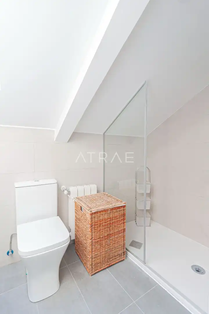 Bathroom of Duplexes for rent in Chamartín