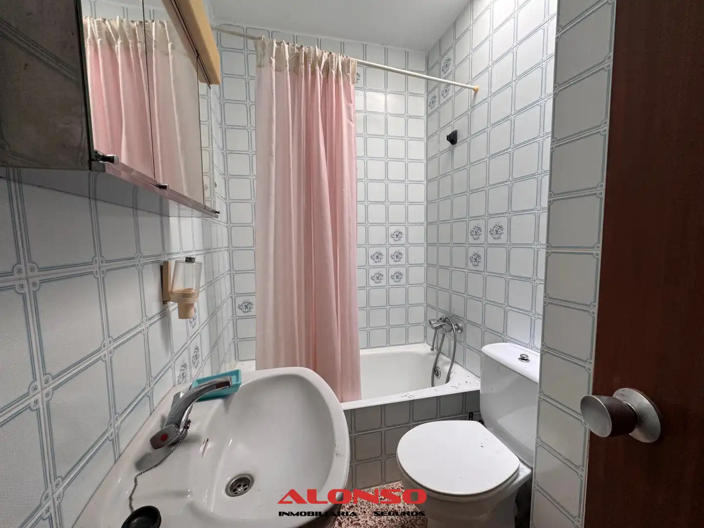 Badezimmer von Country house zum Verkauf in Vinaròs mit Privatgarten, Terrasse und Abstellraum