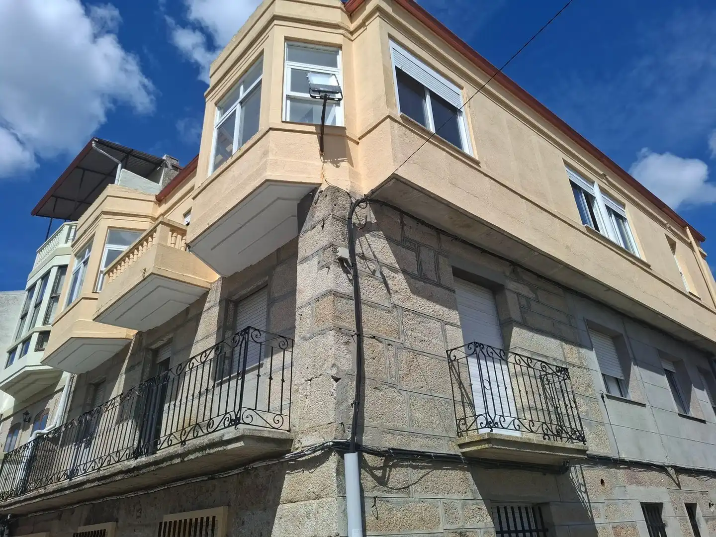 Vista exterior de Edificio en venta en Maside, Ourense