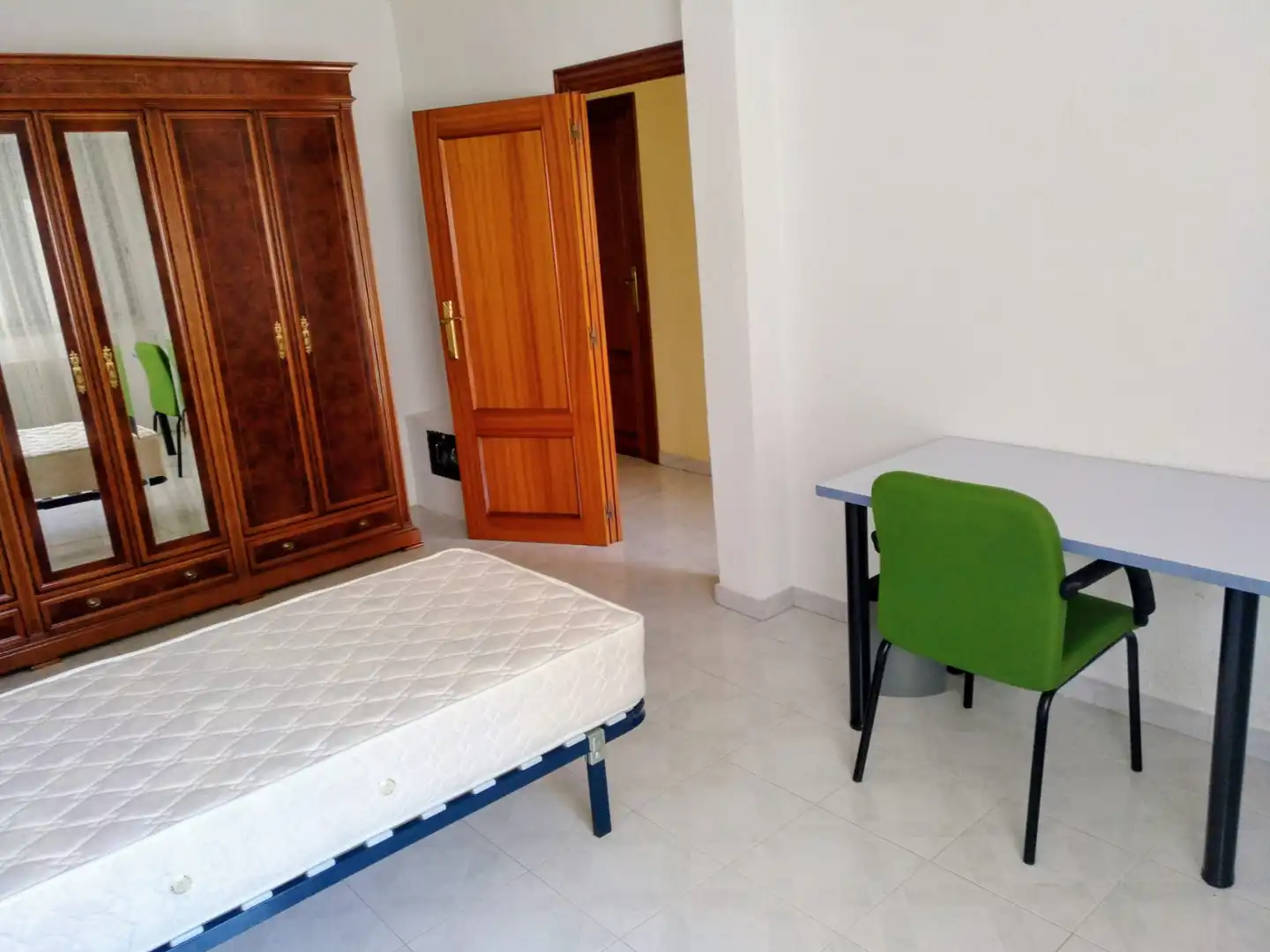 Habitación de Piso de alquiler en Zaragoza con Calefacción, Amueblado y Horno