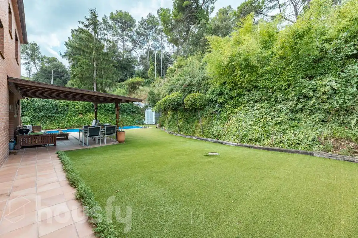Jardí de Casa o xalet en venda en Sant Cugat del Vallès amb Aire condicionat, Calefacció i Jardí privat