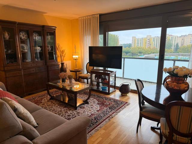 Piso en Venta en Calle de Biarritz, 9 en Parque Palomar – Bombarda