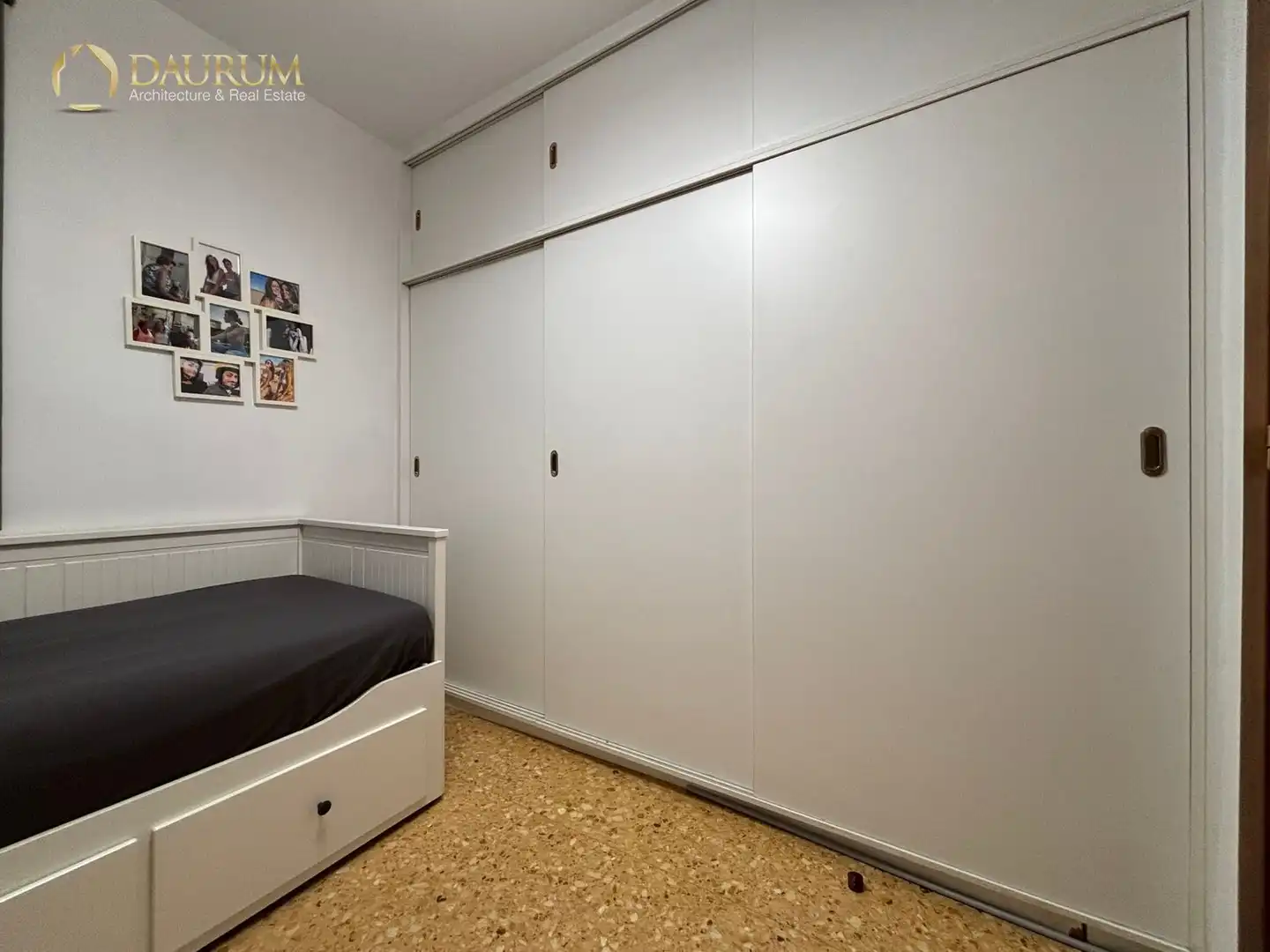 Habitación de Piso en venta en Paterna con Aire acondicionado, Trastero y Amueblado
