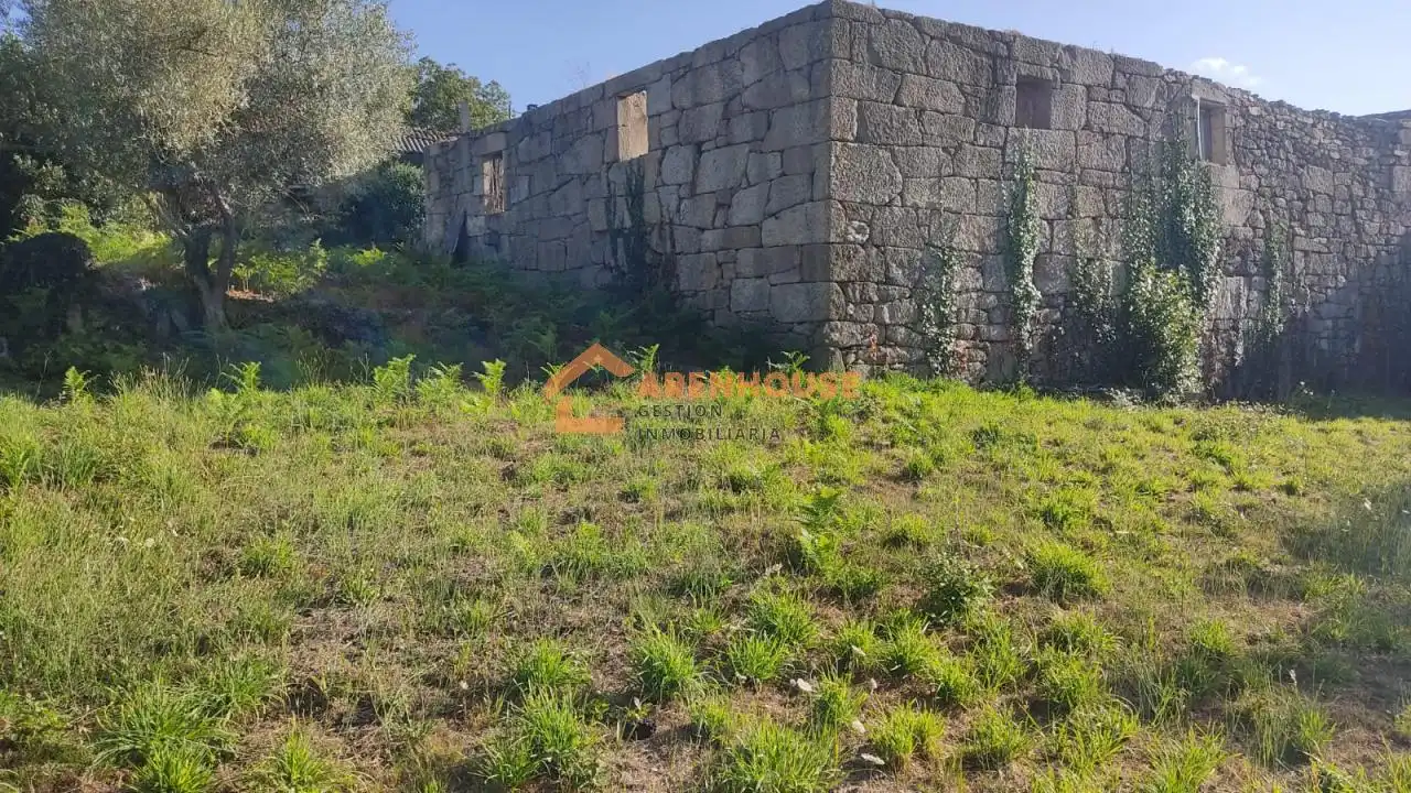 Casa o chalet en venta en A Bola  con Calefacción y Jardín privado