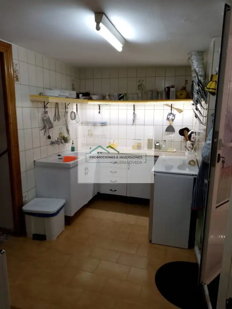 Cuina de Casa o xalet en venda en Solera de Gabaldón amb Jardí privat i Moblat