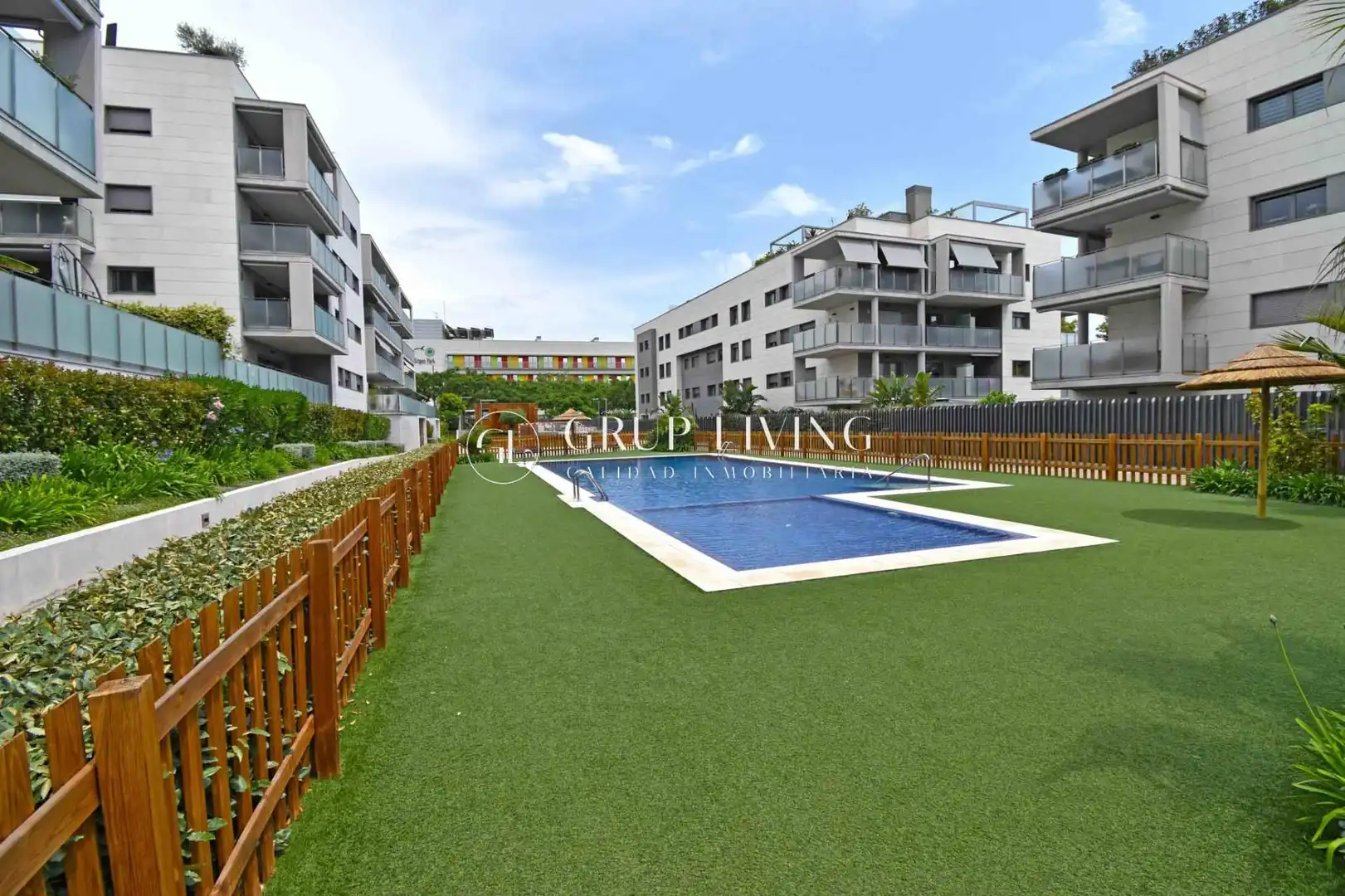 Piscina de Piso en venta en Sitges con Aire acondicionado, Calefacción y Jardín privado