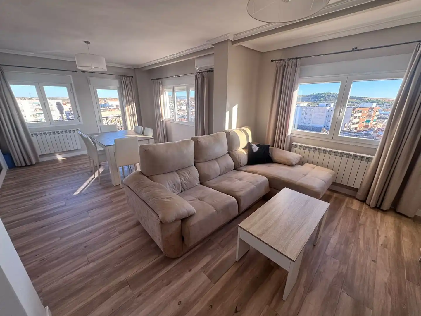 Sala de estar de Piso en venta en Valdepeñas con Aire acondicionado, Calefacción y Terraza