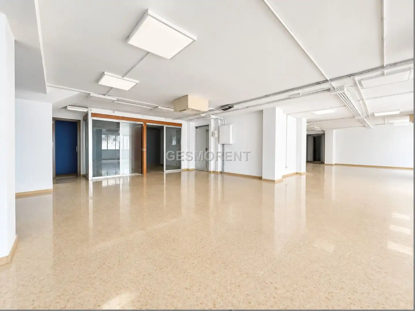 Local comercial en venda a Llevant