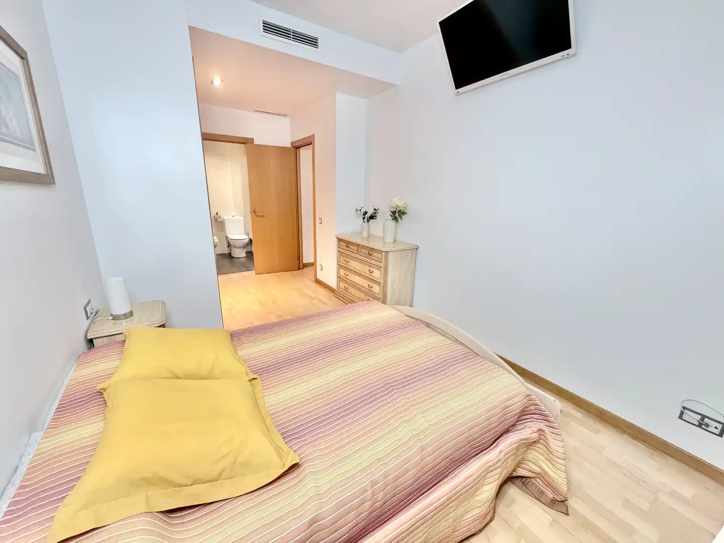 Bedroom of Ground floor for sale in Badalona  with Air Conditioner, Heating and Private garden