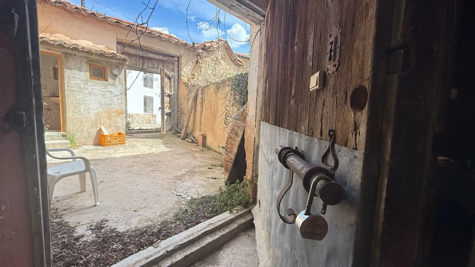 Vista exterior de Casa o xalet en venda en Camarillas amb Terrassa