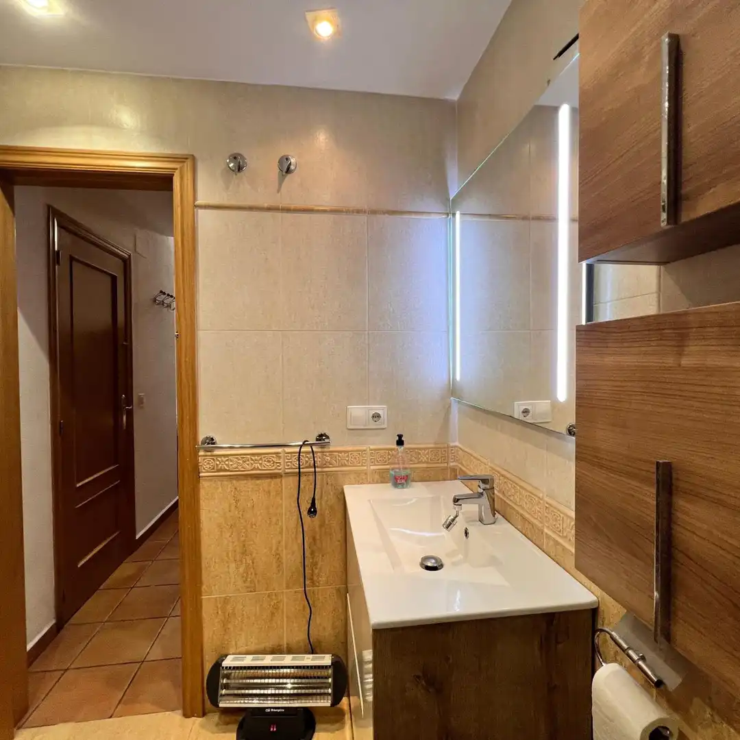 Badezimmer von Einfamilien-Reihenhaus zum Verkauf in Chiva mit Heizung, Abstellraum und Balkon
