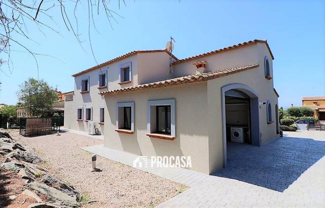 Casa-chalet en Venta en Mig en Peralada