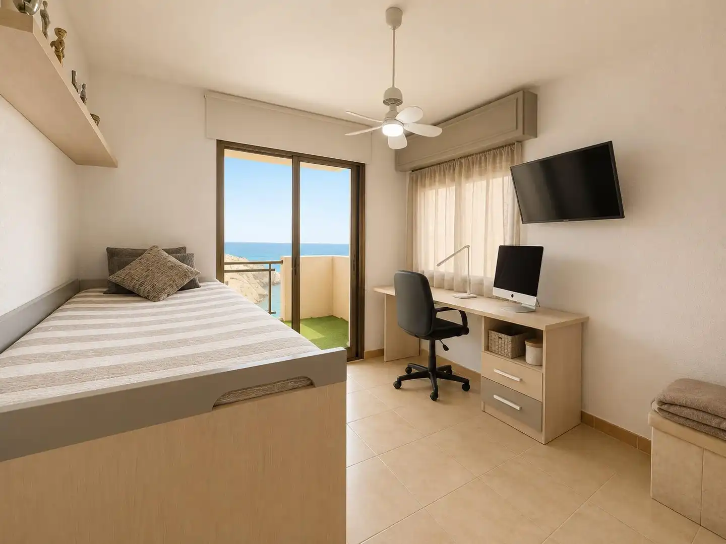 Dormitori de Pis en venda en Salou amb Terrassa