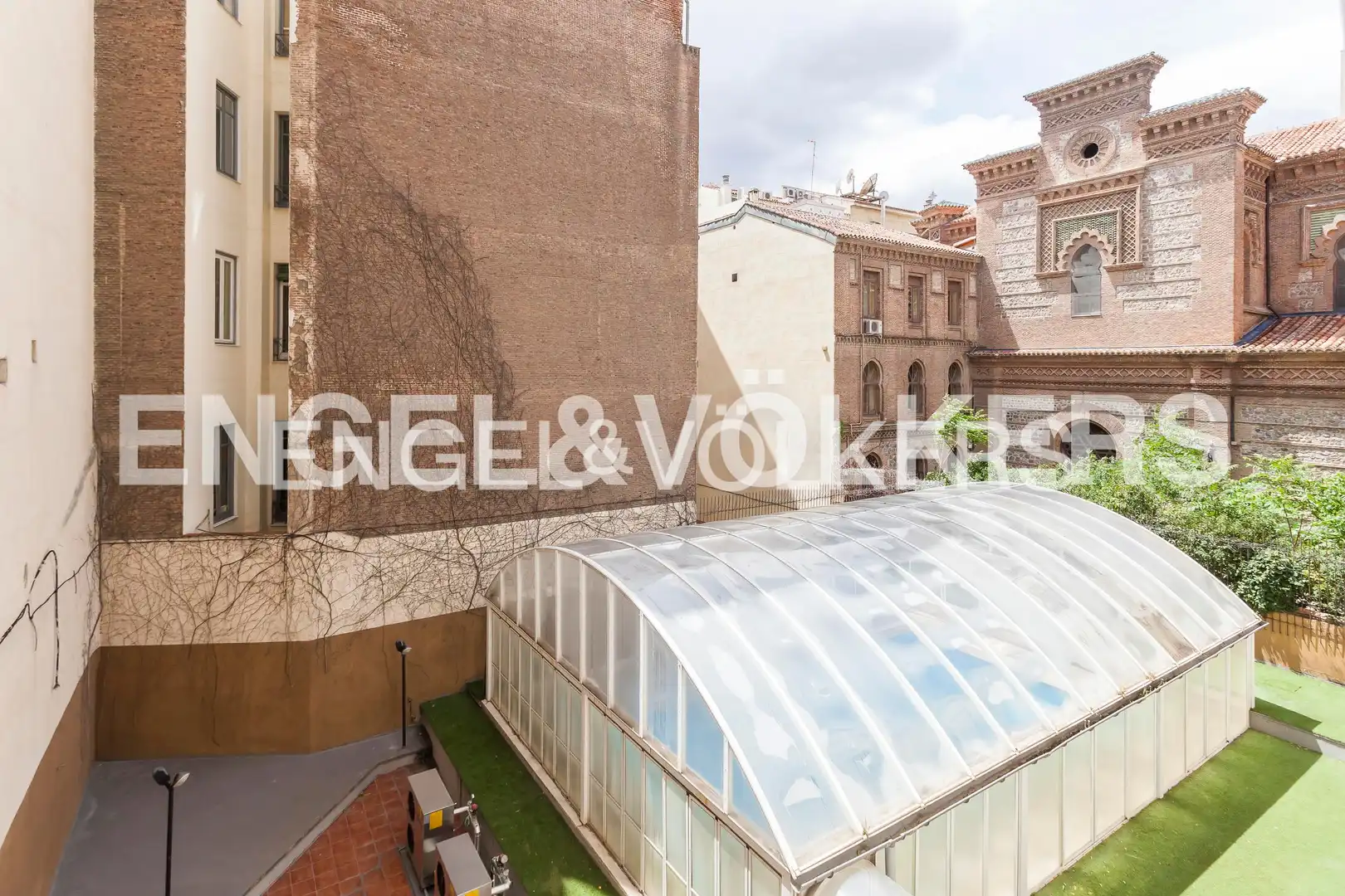 Terrace of Flat for rent in Madrid  with Air Conditioner, Heating and Parquet flooring