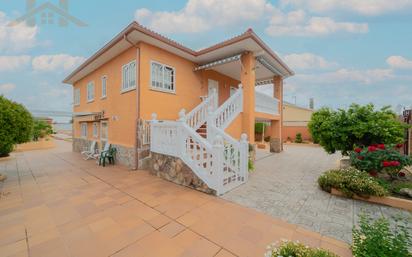 Vista exterior de Casa o xalet en venda en El Álamo amb Aire condicionat, Terrassa i Piscina