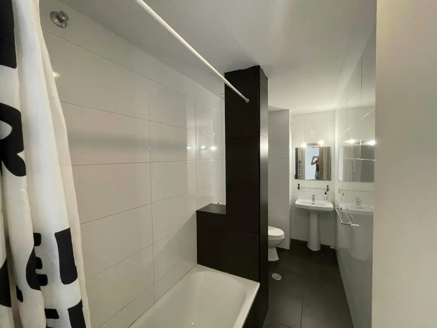 Baño de Piso para compartir en Sevilla con Amueblado y Lavadora