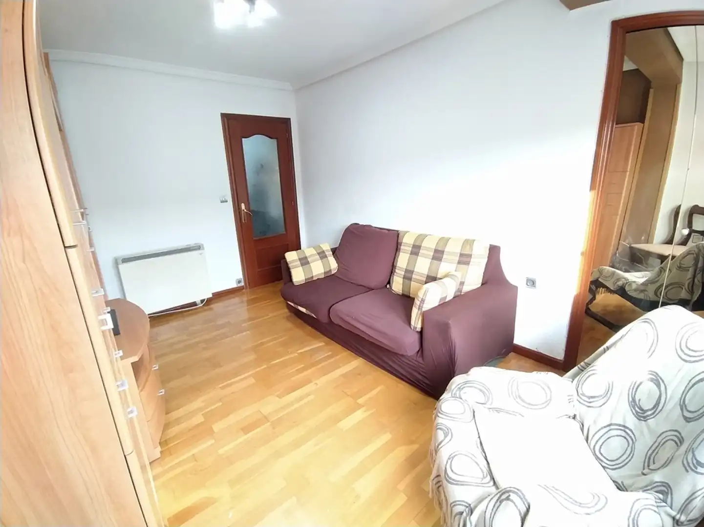 Sala de estar de Piso en venta en Avilés con Calefacción, Parquet y Amueblado
