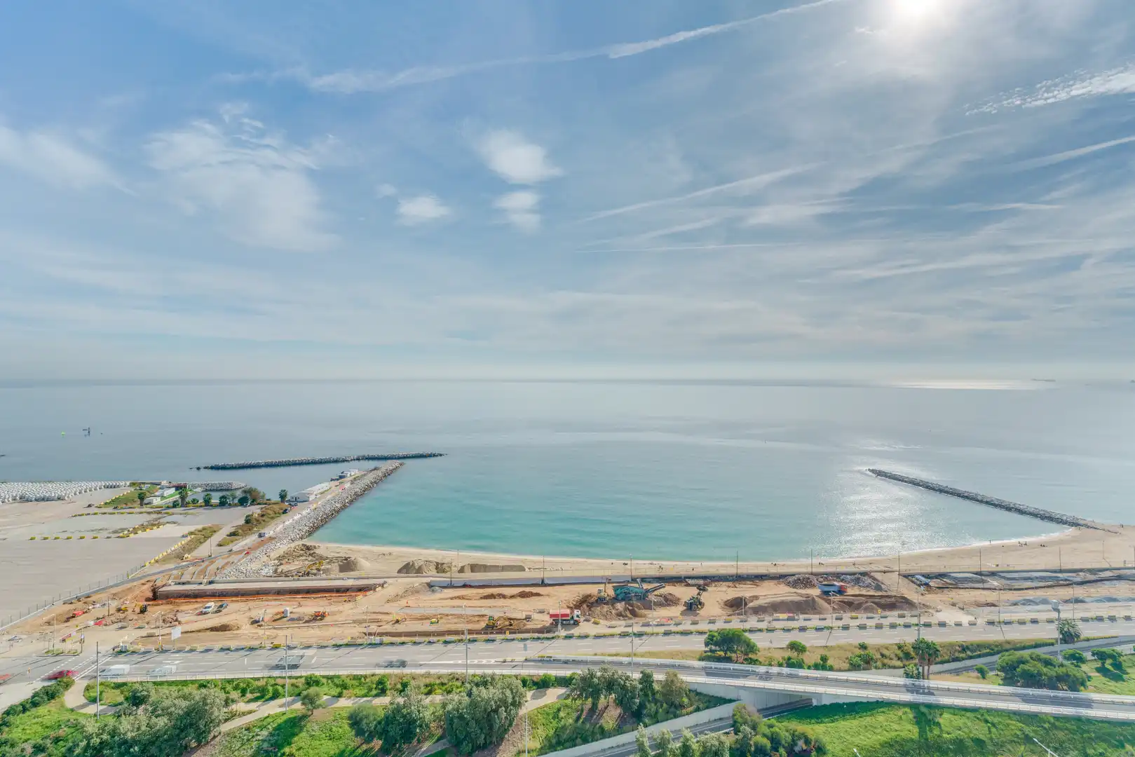 Außenansicht von Wohnungen zum Verkauf in Barcelona mit Klimaanlage, Terrasse und Schwimmbad