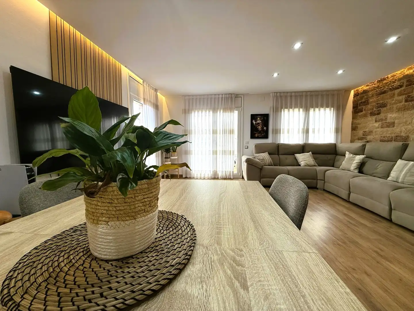Living room of Duplexes for sale in Palau-solità i Plegamans  with Air Conditioner, Heating and Parquet flooring